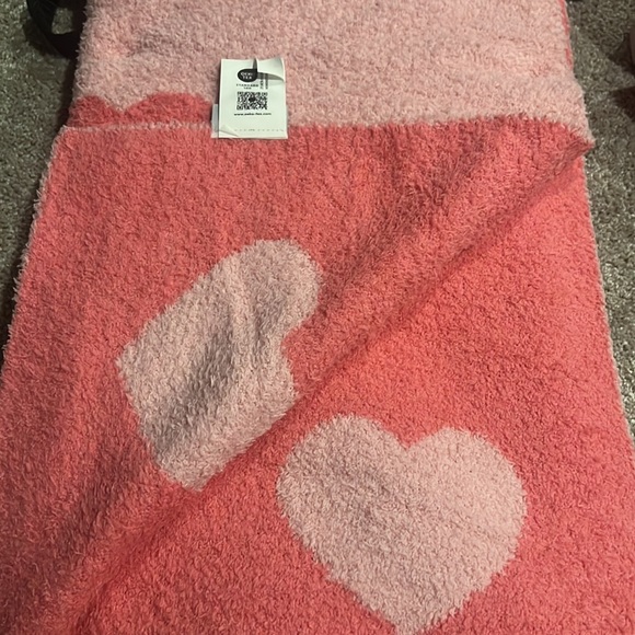 Bella Lux Heart Throw *VIRAL* - Picture 3 of 3